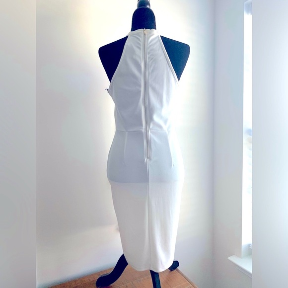 🤍NWT Beautiful, White Halter Style Dress🤍 - Picture 2 of 5